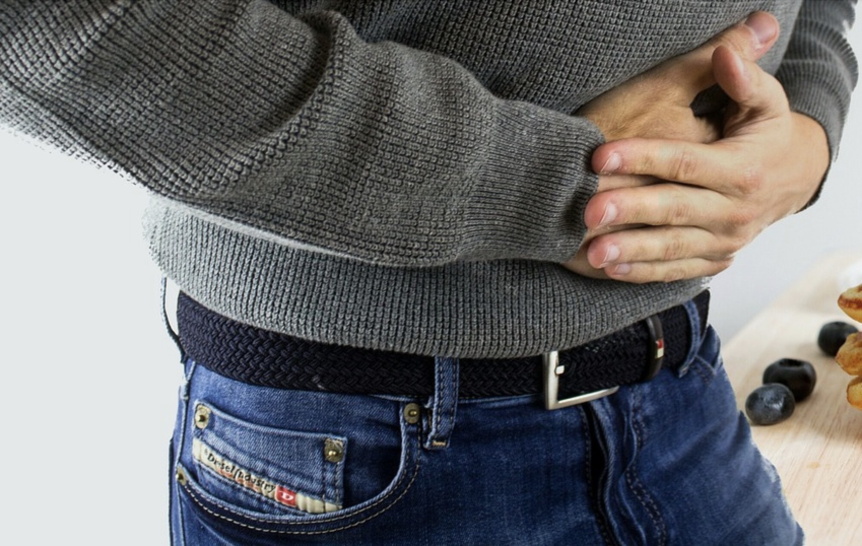5 Ways to Keep Jeans Up without a Belt